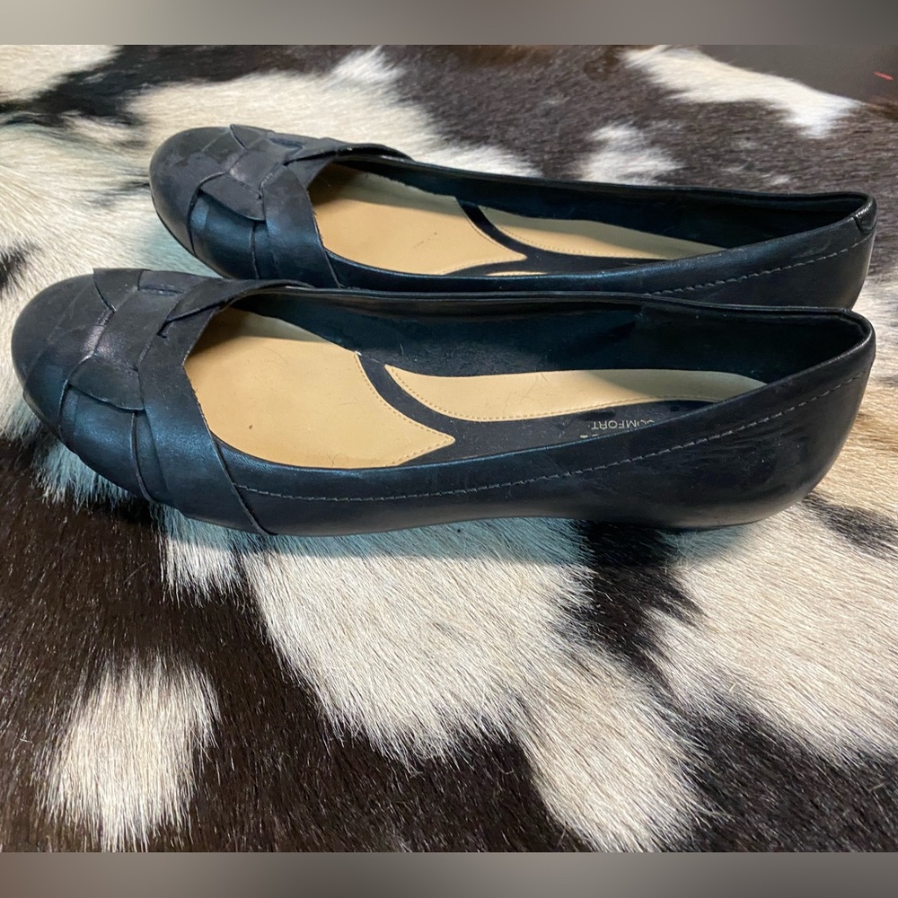 Naturalizer N5 Comfort Black Leather Round Toe Flats